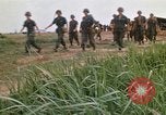 Immagine di 1° aria divisione di cavalleria Il Vietnam, 1971, secondo 29 filmato di repertorio 65675032703