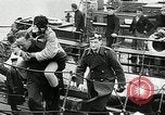 Standbild Untergang der Bismarck Saint-Nazaire Frankreich, 1941, aus Sekunde 59 historischem Filmmaterial Videoclip 65675032706