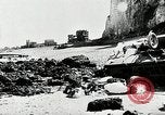 Immagine di Allied vittime dopo Dieppe Raid Francia, 1942, secondo 56 filmato di repertorio 65675032713