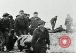 Immagine di I prigionieri di guerra alleati di Dieppe Raid Francia, 1942, secondo 14 filmato di repertorio 65675032714