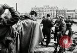 Immagine di I prigionieri di guerra alleati di Dieppe Raid Francia, 1942, secondo 15 filmato di repertorio 65675032714
