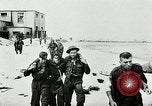 Immagine di I prigionieri di guerra alleati di Dieppe Raid Francia, 1942, secondo 23 filmato di repertorio 65675032714