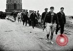 Immagine di I prigionieri di guerra alleati di Dieppe Raid Francia, 1942, secondo 32 filmato di repertorio 65675032714