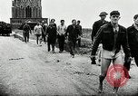 Immagine di I prigionieri di guerra alleati di Dieppe Raid Francia, 1942, secondo 33 filmato di repertorio 65675032714