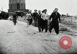 Immagine di I prigionieri di guerra alleati di Dieppe Raid Francia, 1942, secondo 35 filmato di repertorio 65675032714