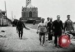 Immagine di I prigionieri di guerra alleati di Dieppe Raid Francia, 1942, secondo 41 filmato di repertorio 65675032714