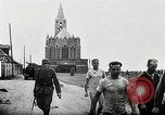 Immagine di I prigionieri di guerra alleati di Dieppe Raid Francia, 1942, secondo 44 filmato di repertorio 65675032714