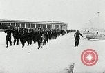 Immagine di I prigionieri di guerra alleati di Dieppe Raid Francia, 1942, secondo 45 filmato di repertorio 65675032714