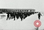 Immagine di I prigionieri di guerra alleati di Dieppe Raid Francia, 1942, secondo 46 filmato di repertorio 65675032714