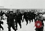 Immagine di I prigionieri di guerra alleati di Dieppe Raid Francia, 1942, secondo 53 filmato di repertorio 65675032714