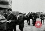 Immagine di I prigionieri di guerra alleati di Dieppe Raid Francia, 1942, secondo 59 filmato di repertorio 65675032714