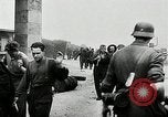 Immagine di I prigionieri di guerra alleati di Dieppe Raid Francia, 1942, secondo 60 filmato di repertorio 65675032714