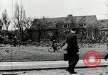 Immagine di Aerei tedeschi bombardamenti di blitz Londra Inghilterra Regno Unito, 1941, secondo 46 filmato di repertorio 65675032716