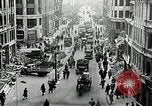 Immagine di Aerei tedeschi bombardamenti di blitz Londra Inghilterra Regno Unito, 1941, secondo 48 filmato di repertorio 65675032716