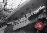 Standbild Airliner Wrack Bethel Connecticut USA, 1934, aus Sekunde 14 historischem Filmmaterial Videoclip 65675032721