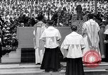 Standbild Katholiken Baltimore Maryland USA, 1934, aus Sekunde 48 historischem Filmmaterial Videoclip 65675032724