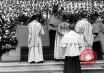 Standbild Katholiken Baltimore Maryland USA, 1934, aus Sekunde 52 historischem Filmmaterial Videoclip 65675032724