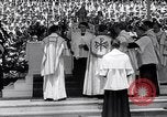 Standbild Katholiken Baltimore Maryland USA, 1934, aus Sekunde 53 historischem Filmmaterial Videoclip 65675032724