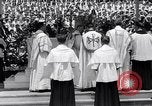Standbild Katholiken Baltimore Maryland USA, 1934, aus Sekunde 58 historischem Filmmaterial Videoclip 65675032724