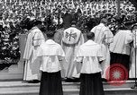 Standbild Katholiken Baltimore Maryland USA, 1934, aus Sekunde 60 historischem Filmmaterial Videoclip 65675032724