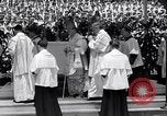 Standbild Katholiken Baltimore Maryland USA, 1934, aus Sekunde 62 historischem Filmmaterial Videoclip 65675032724