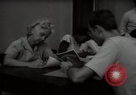 Immagine di Giovani uomini americani Washington DC USA, 1948, secondo 12 filmato di repertorio 65675032738