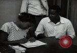 Immagine di Giovani uomini americani Washington DC USA, 1948, secondo 47 filmato di repertorio 65675032738
