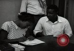Immagine di Giovani uomini americani Washington DC USA, 1948, secondo 48 filmato di repertorio 65675032738