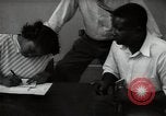 Immagine di Giovani uomini americani Washington DC USA, 1948, secondo 49 filmato di repertorio 65675032738