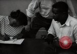 Immagine di Giovani uomini americani Washington DC USA, 1948, secondo 52 filmato di repertorio 65675032738