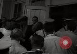 Standbild Mildred Gillars aka Axis Sally ankommen für Testversion Washington DC USA, 1948, aus Sekunde 15 historischem Filmmaterial Videoclip 65675032739