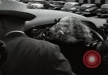 Standbild Mildred Gillars aka Axis Sally ankommen für Testversion Washington DC USA, 1948, aus Sekunde 27 historischem Filmmaterial Videoclip 65675032739