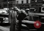 Standbild Mildred Gillars aka Axis Sally ankommen für Testversion Washington DC USA, 1948, aus Sekunde 39 historischem Filmmaterial Videoclip 65675032739
