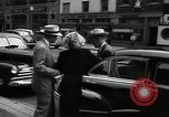 Standbild Mildred Gillars aka Axis Sally ankommen für Testversion Washington DC USA, 1948, aus Sekunde 40 historischem Filmmaterial Videoclip 65675032739