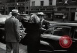Standbild Mildred Gillars aka Axis Sally ankommen für Testversion Washington DC USA, 1948, aus Sekunde 41 historischem Filmmaterial Videoclip 65675032739