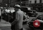 Standbild Mildred Gillars aka Axis Sally ankommen für Testversion Washington DC USA, 1948, aus Sekunde 43 historischem Filmmaterial Videoclip 65675032739