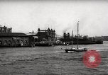 Standbild Wolkenkratzer Ellis Island New York USA, 1948, aus Sekunde 42 historischem Filmmaterial Videoclip 65675032740
