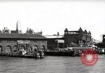 Standbild Wolkenkratzer Ellis Island New York USA, 1948, aus Sekunde 61 historischem Filmmaterial Videoclip 65675032740