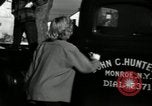 Standbild Menschen Reinigung viel für den Einsatz als Spielplatz Monroe New York USA, 1950, aus Sekunde 38 historischem Filmmaterial Videoclip 65675032772