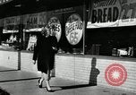 Immagine di Lavoratore auto Detroit Michigan USA, 1950, secondo 57 filmato di repertorio 65675032773