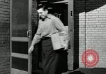 Immagine di Lavoratore auto Detroit Michigan USA, 1950, secondo 62 filmato di repertorio 65675032773