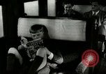Standbild Cowboy Aktivitäten Marfa Texas USA, 1943, aus Sekunde 42 historischem Filmmaterial Videoclip 65675032775