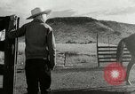 Standbild Arbeitsaktivitäten auf einer Farm und Ranch in Texas United States USA, 1943, aus Sekunde 18 historischem Filmmaterial Videoclip 65675032776