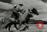 Standbild Arbeitsaktivitäten auf einer Farm und Ranch in Texas United States USA, 1943, aus Sekunde 27 historischem Filmmaterial Videoclip 65675032776