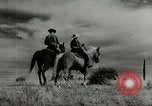 Standbild Arbeitsaktivitäten auf einer Farm und Ranch in Texas United States USA, 1943, aus Sekunde 33 historischem Filmmaterial Videoclip 65675032776
