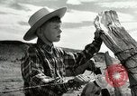 Standbild Arbeitsaktivitäten auf einer Farm und Ranch in Texas United States USA, 1943, aus Sekunde 50 historischem Filmmaterial Videoclip 65675032776