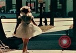 Immagine di Anni Cinquanta mode United States USA, 1958, secondo 7 filmato di repertorio 65675032778