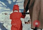 Immagine di Anni Cinquanta mode United States USA, 1958, secondo 9 filmato di repertorio 65675032778