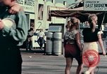 Immagine di Anni Cinquanta mode United States USA, 1958, secondo 17 filmato di repertorio 65675032778