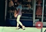 Immagine di Abbigliamento per il tempo libero United States USA, 1958, secondo 3 filmato di repertorio 65675032781